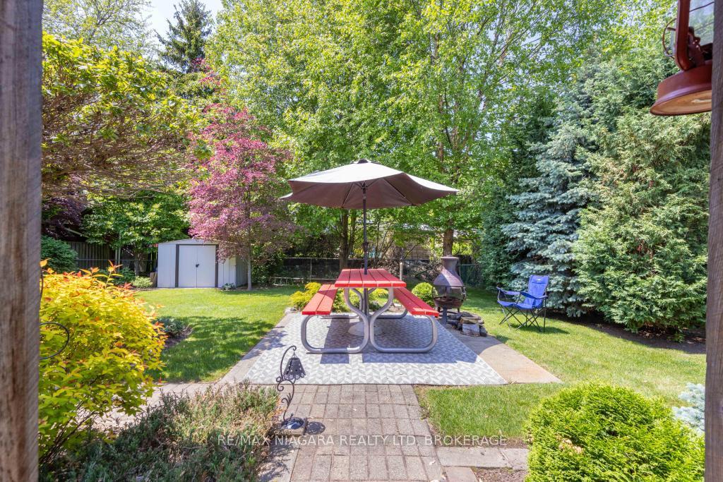 Photo 37 of 49 Shoreline Drive, St. Catharines, Lakeshore — HOMEH