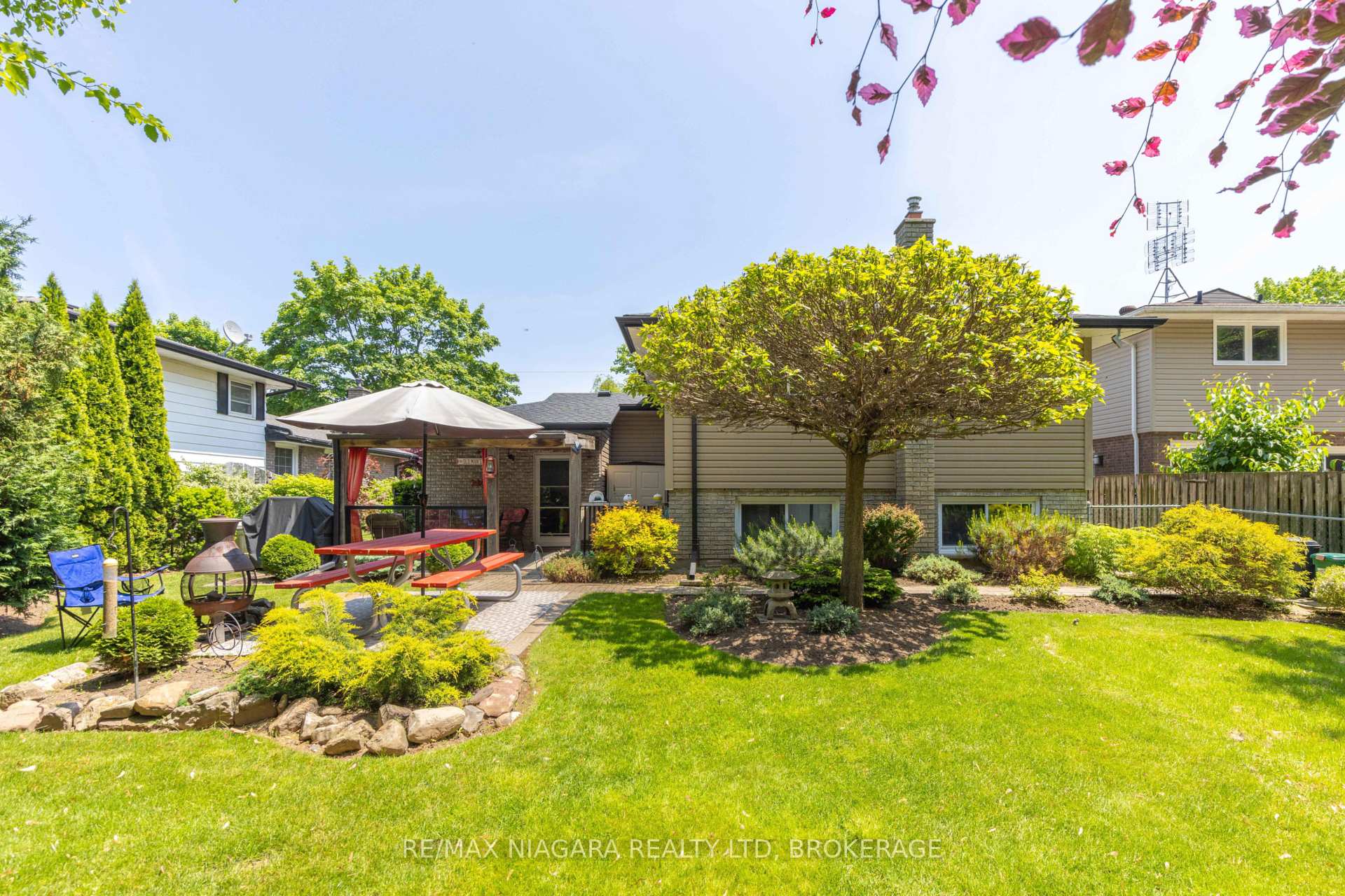 Photo 36 of 49 Shoreline Drive, St. Catharines, Lakeshore — HOMEH