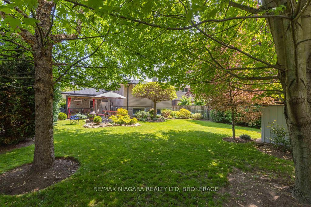 Photo 25 of 49 Shoreline Drive, St. Catharines, Lakeshore — HOMEH