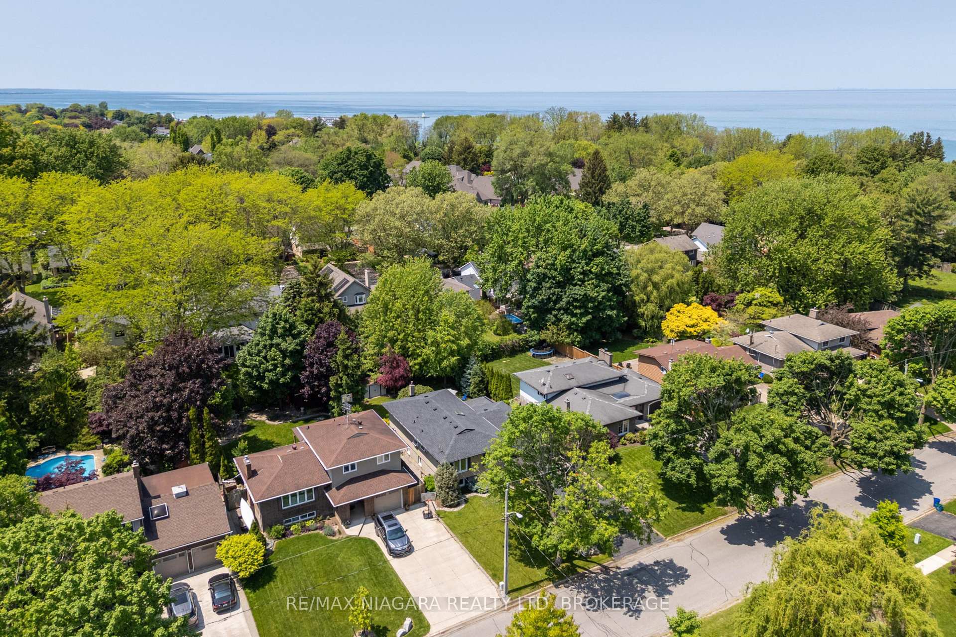 Photo 30 of 49 Shoreline Drive, St. Catharines, Lakeshore — HOMEH