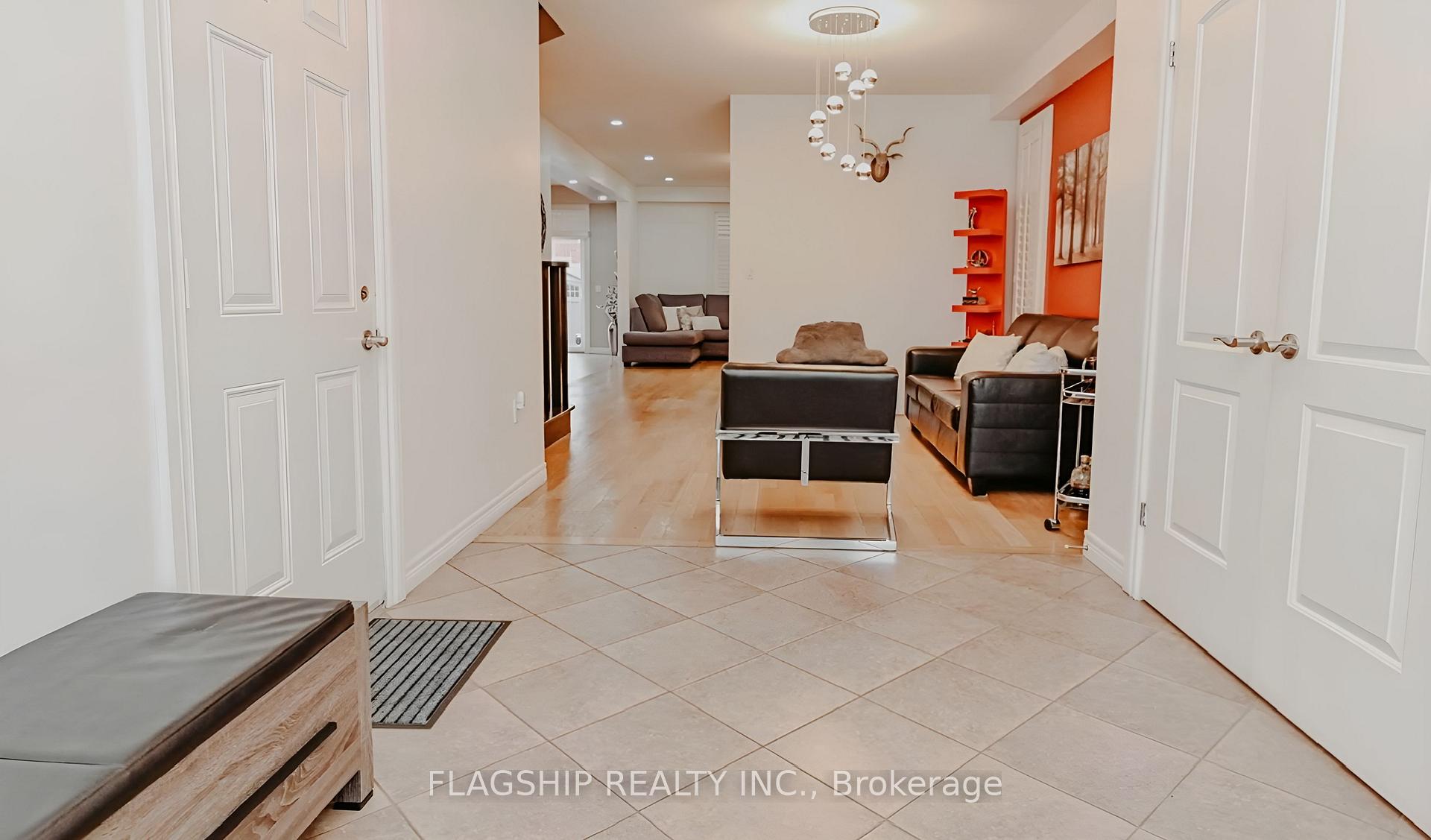 Photo 2 of 44 Alden Street, Hamilton, Rural Glanbrook — HOMEH