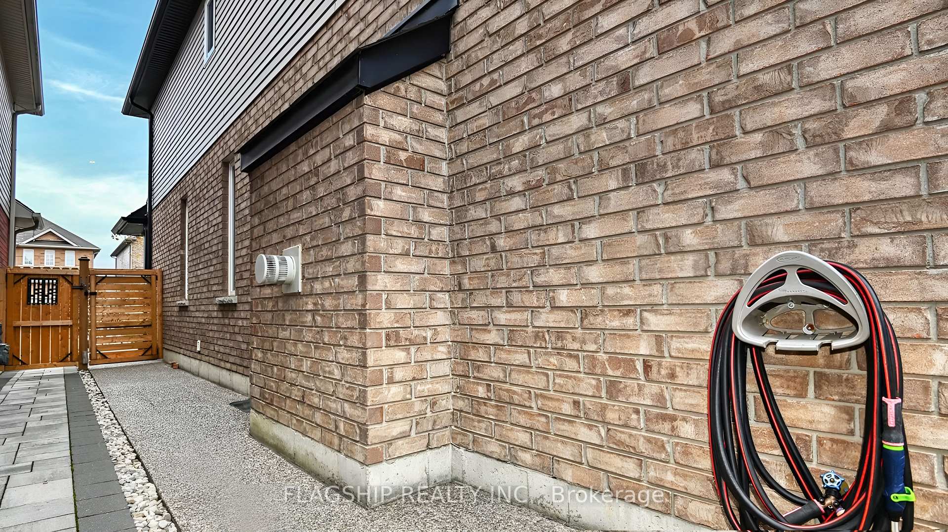 Photo 23 of 44 Alden Street, Hamilton, Rural Glanbrook — HOMEH