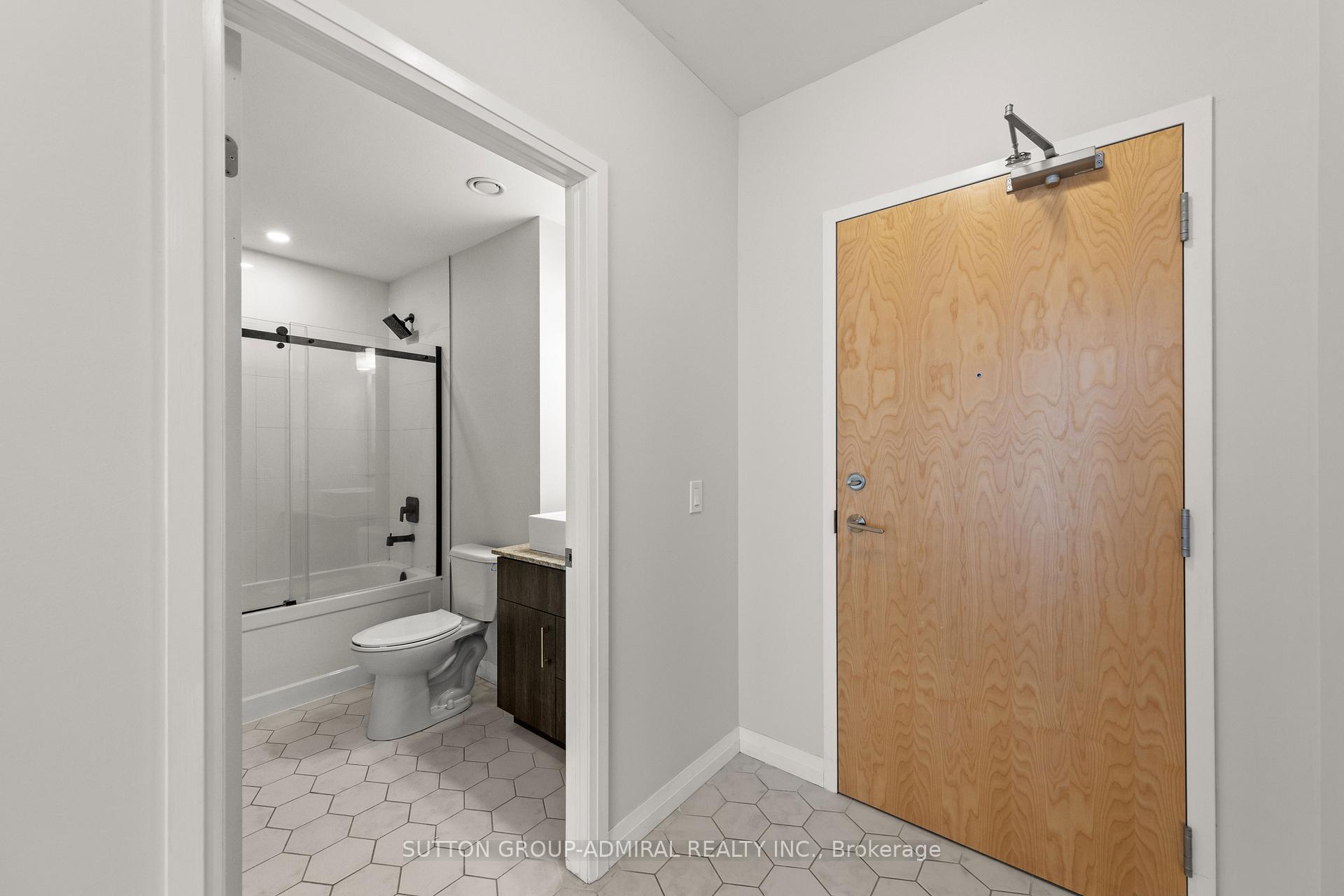 Photo 5 of Unit 1006, 104 Garment Street, Kitchener — HOMEH