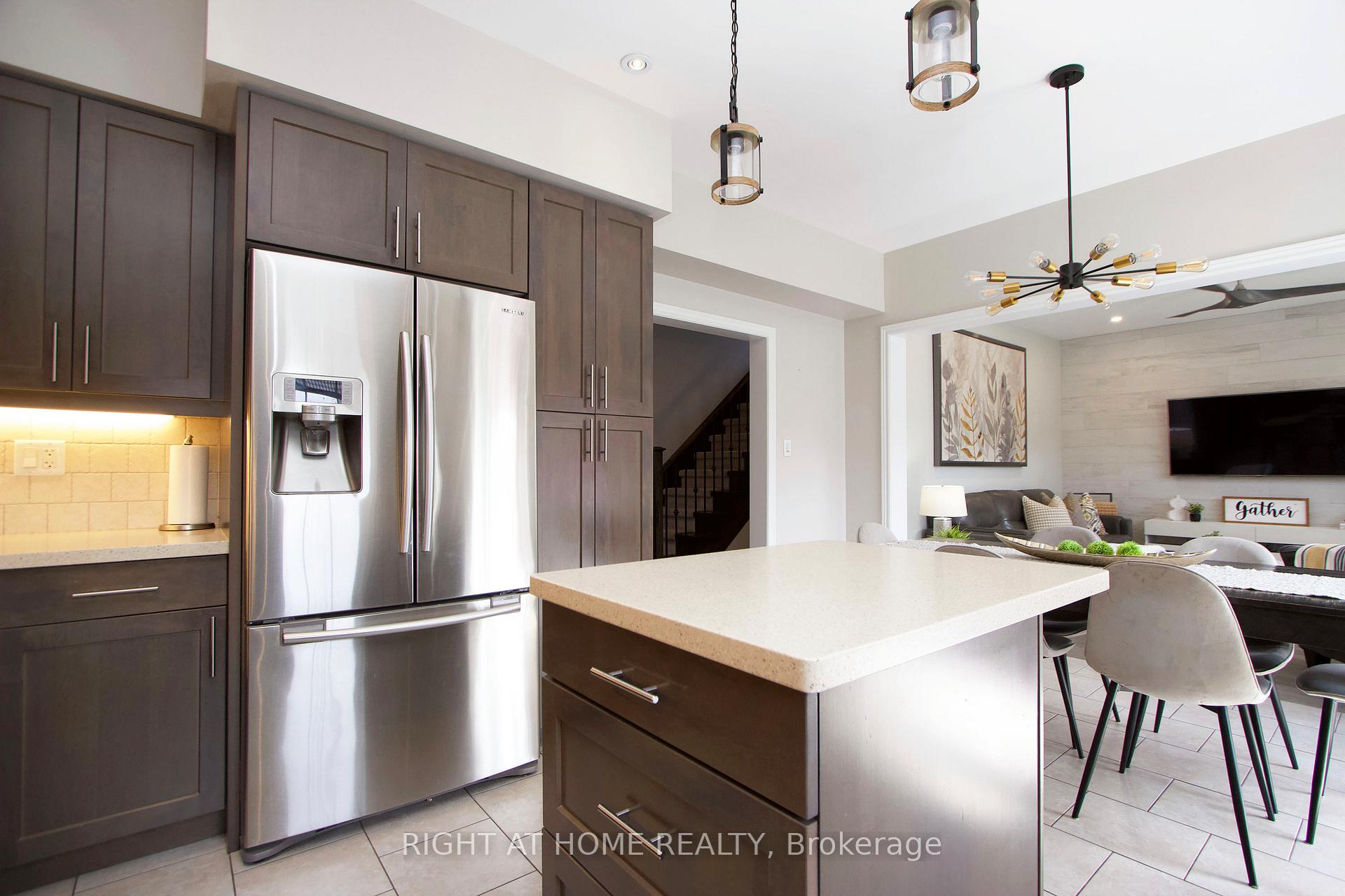 Photo 3 of 931 Barbados Street, Oshawa, Northglen — HOMEH