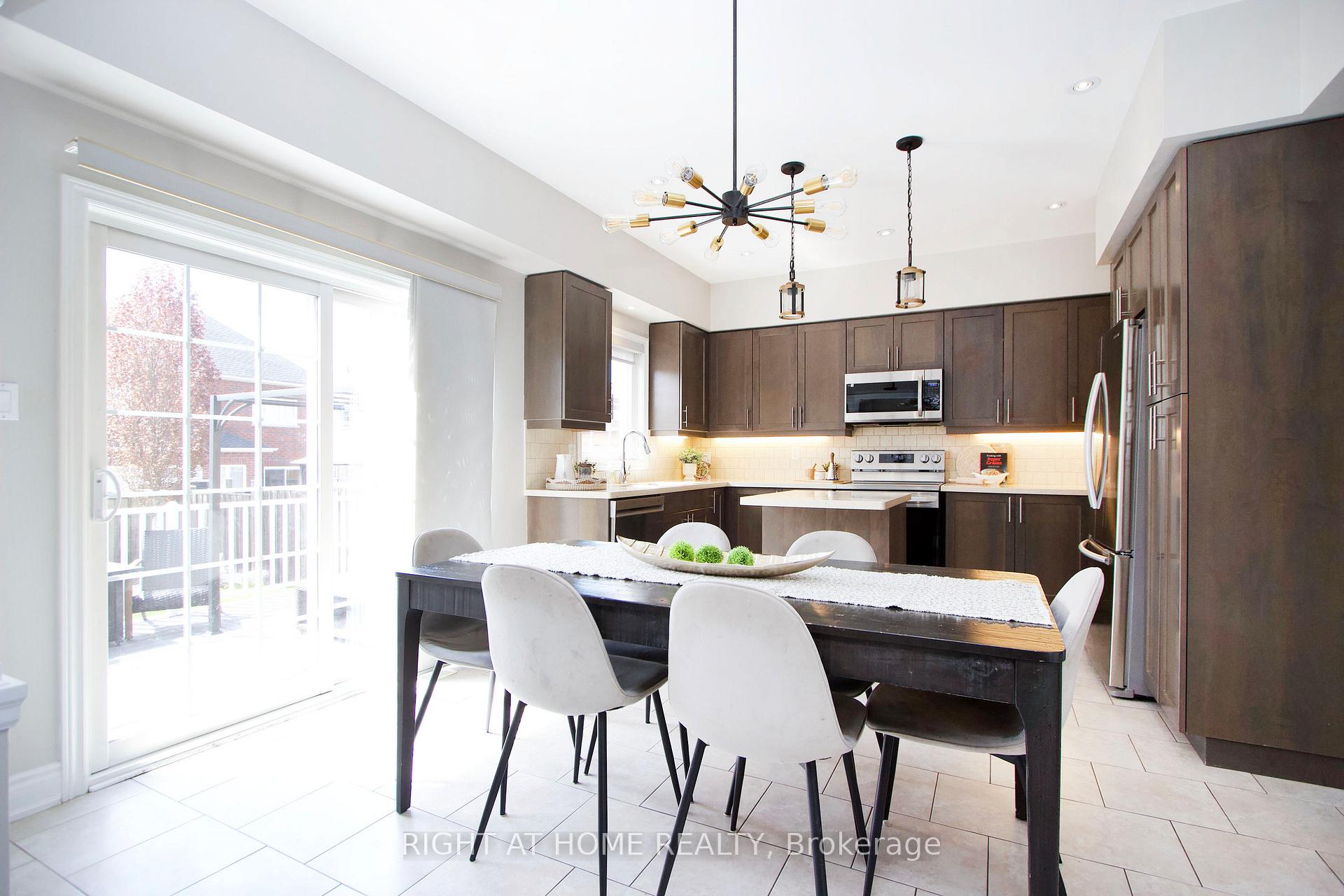 Photo 5 of 931 Barbados Street, Oshawa, Northglen — HOMEH