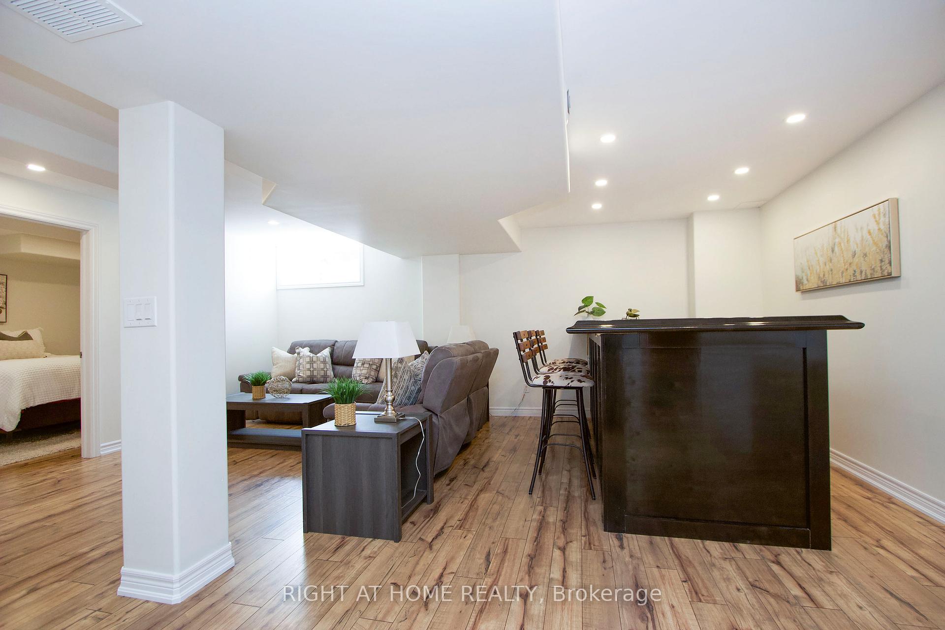 Photo 25 of 931 Barbados Street, Oshawa, Northglen — HOMEH
