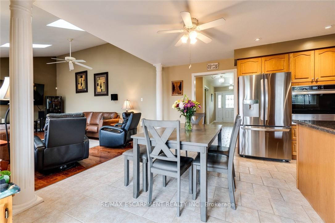 Photo 15 of 10 Grassyplain Drive, Hamilton, Mount Hope — HOMEH