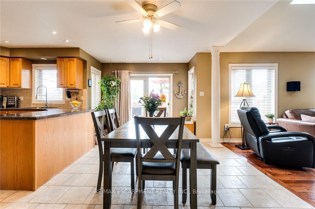 Photo 13 of 10 Grassyplain Drive, Hamilton, Mount Hope — HOMEH