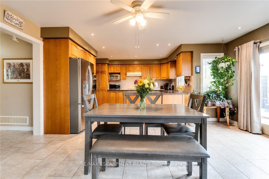 Photo 39 of 10 Grassyplain Drive, Hamilton, Mount Hope — HOMEH