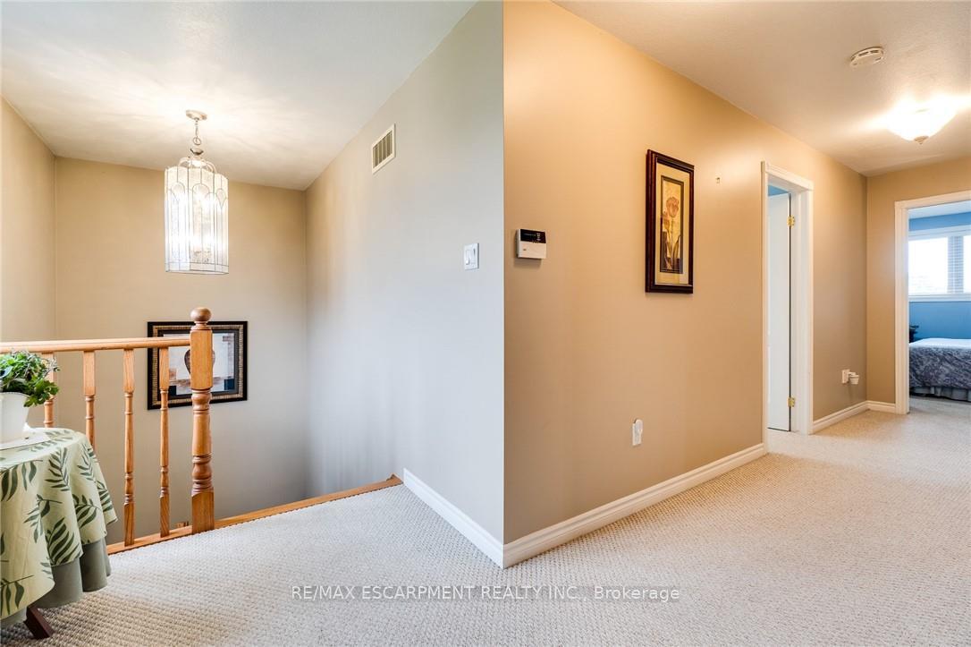Photo 45 of 10 Grassyplain Drive, Hamilton, Mount Hope — HOMEH