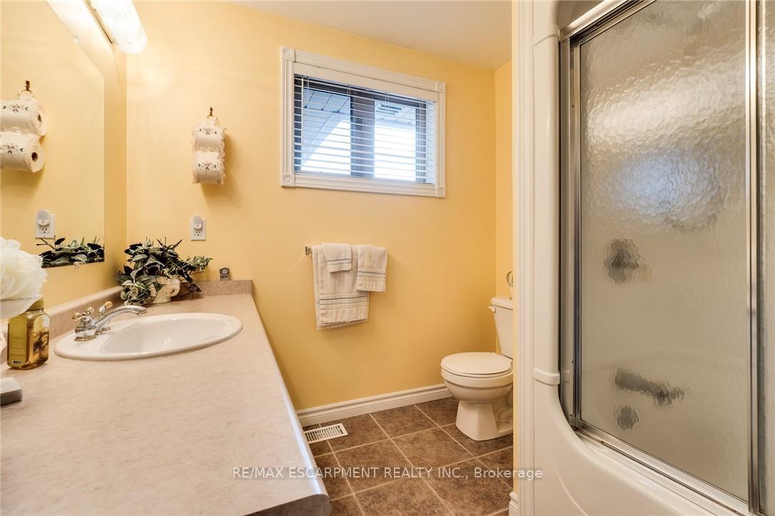 Photo 47 of 10 Grassyplain Drive, Hamilton, Mount Hope — HOMEH