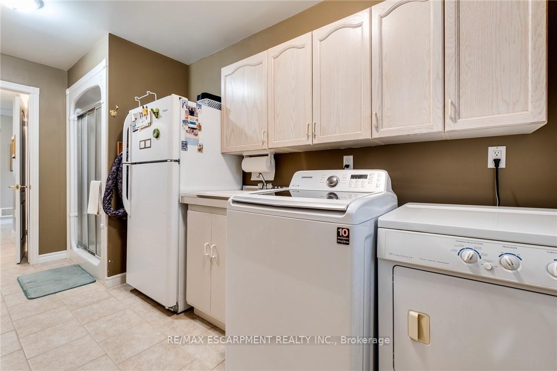 Photo 33 of 10 Grassyplain Drive, Hamilton, Mount Hope — HOMEH