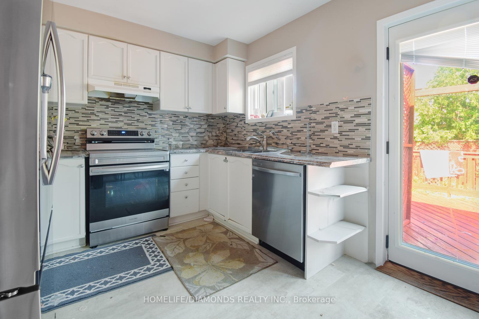 Photo 16 of 85 Springview Drive, Brampton, Brampton West — HOMEH