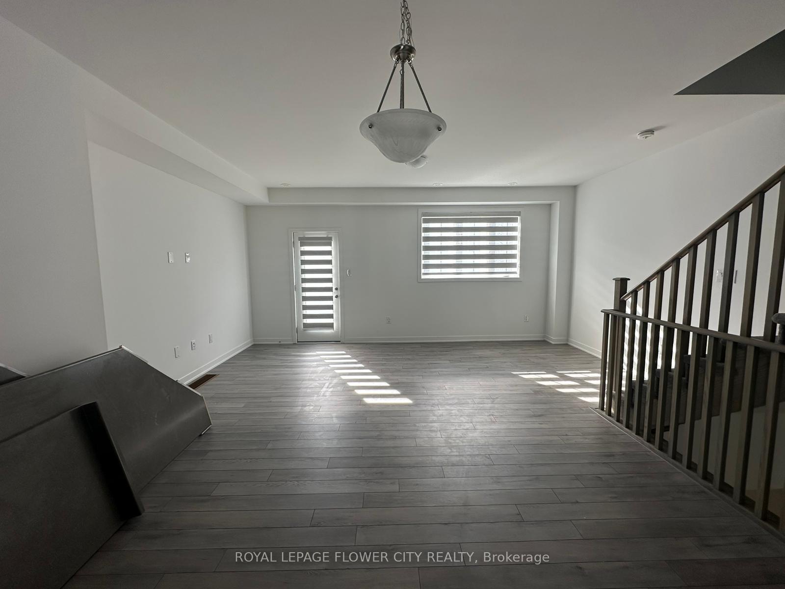 Photo 3 of 14 Calloway Drive, Whitby, Downtown Whitby — HOMEH
