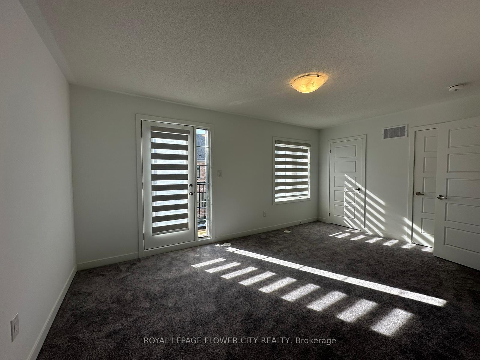 Photo 6 of 14 Calloway Drive, Whitby, Downtown Whitby — HOMEH