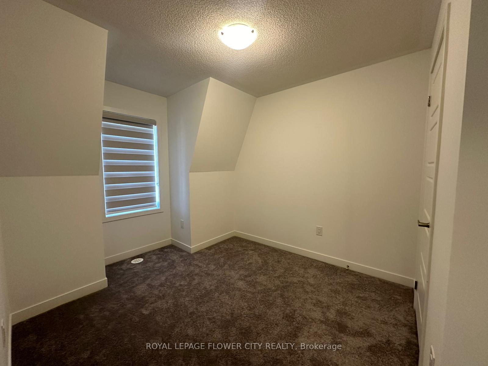 Photo 8 of 14 Calloway Drive, Whitby, Downtown Whitby — HOMEH