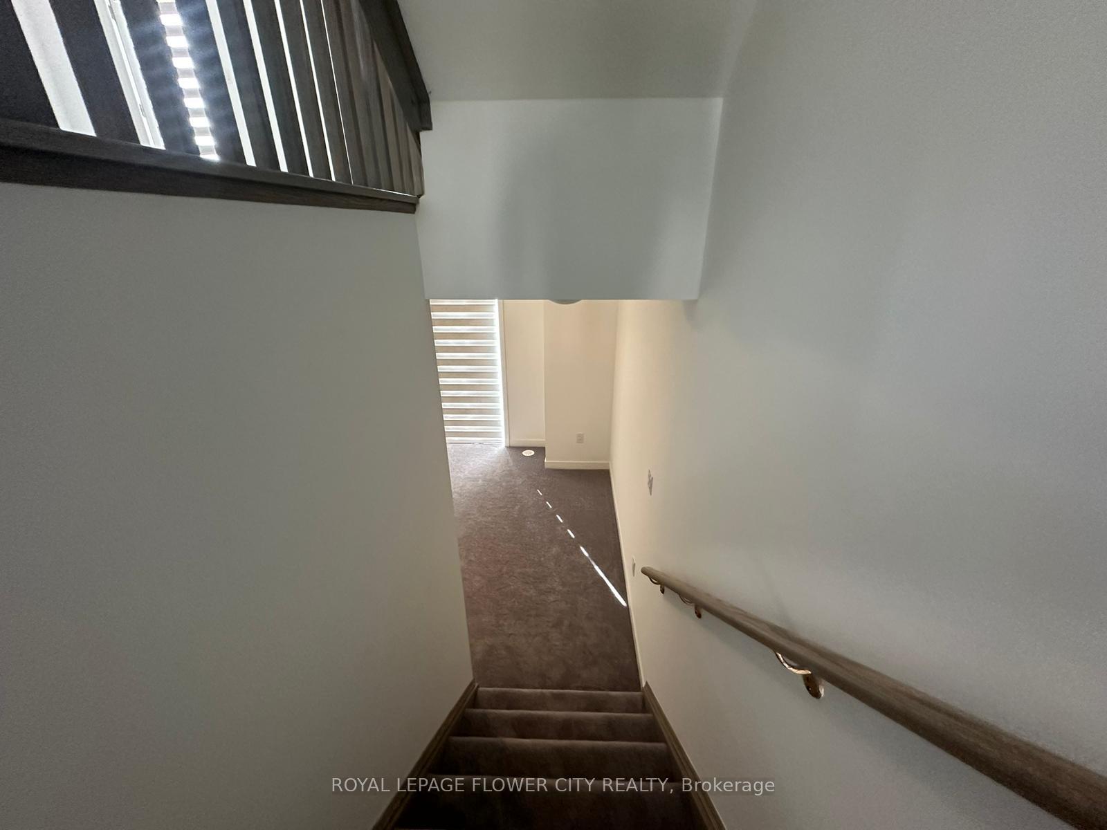 Photo 10 of 14 Calloway Drive, Whitby, Downtown Whitby — HOMEH