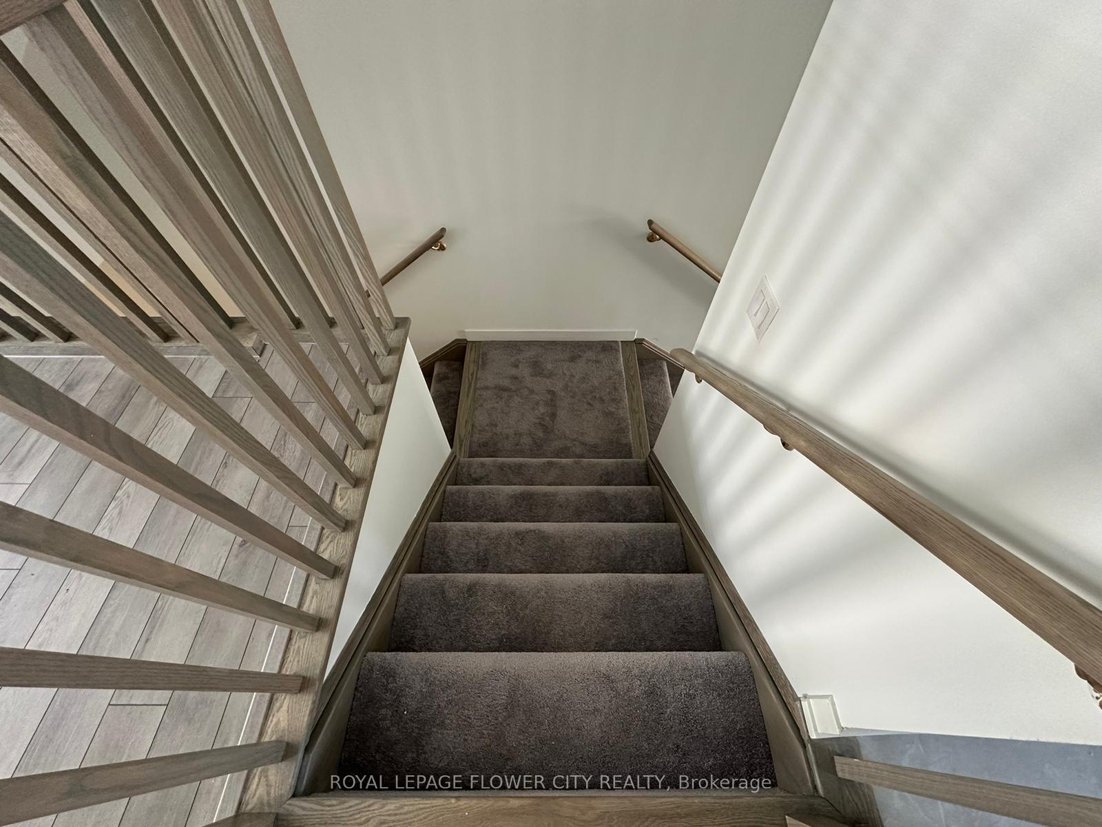 Photo 25 of 14 Calloway Drive, Whitby, Downtown Whitby — HOMEH