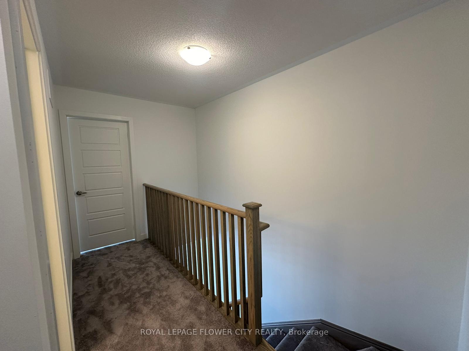 Photo 11 of 14 Calloway Drive, Whitby, Downtown Whitby — HOMEH