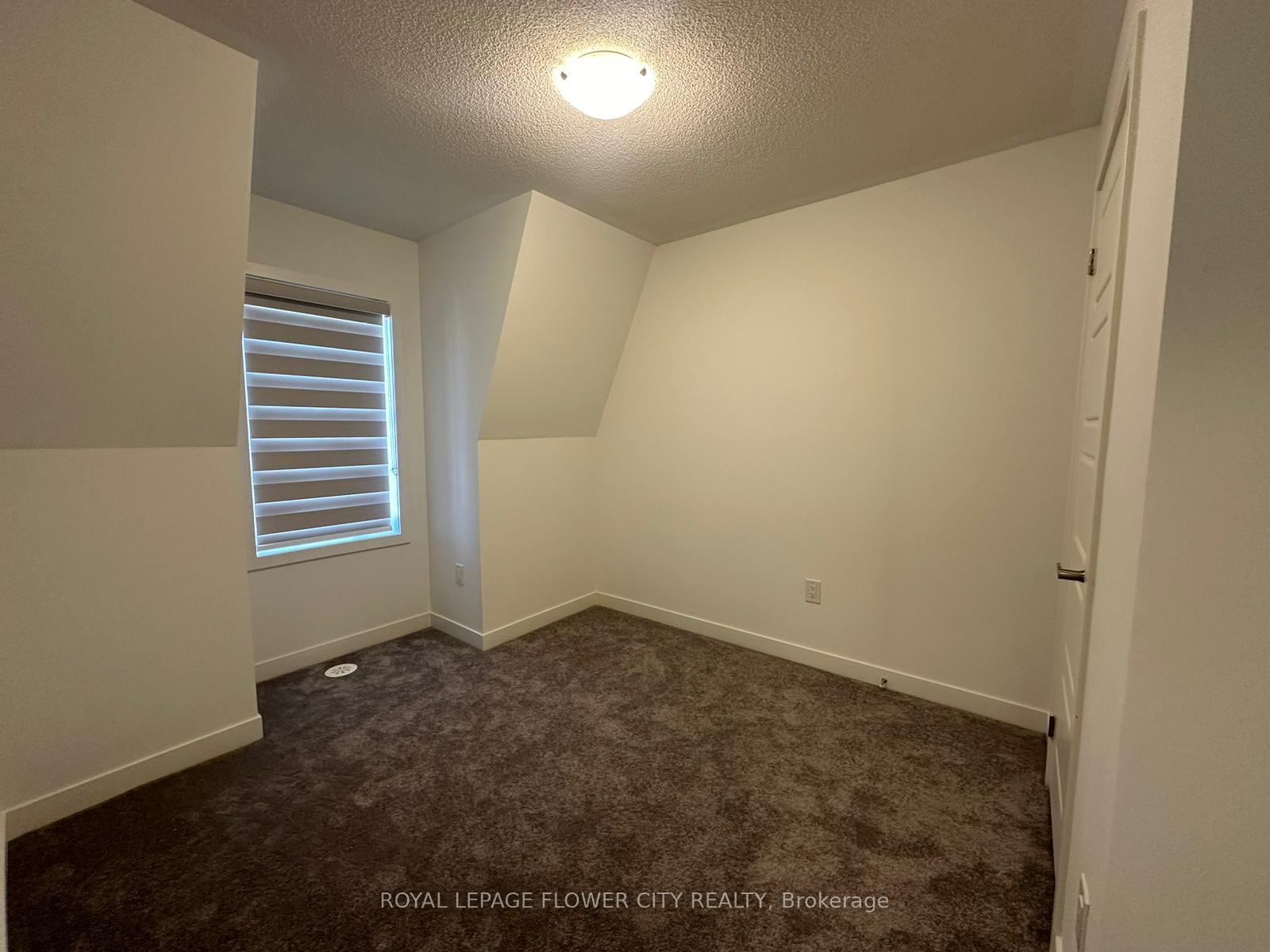 Photo 15 of 14 Calloway Drive, Whitby, Downtown Whitby — HOMEH