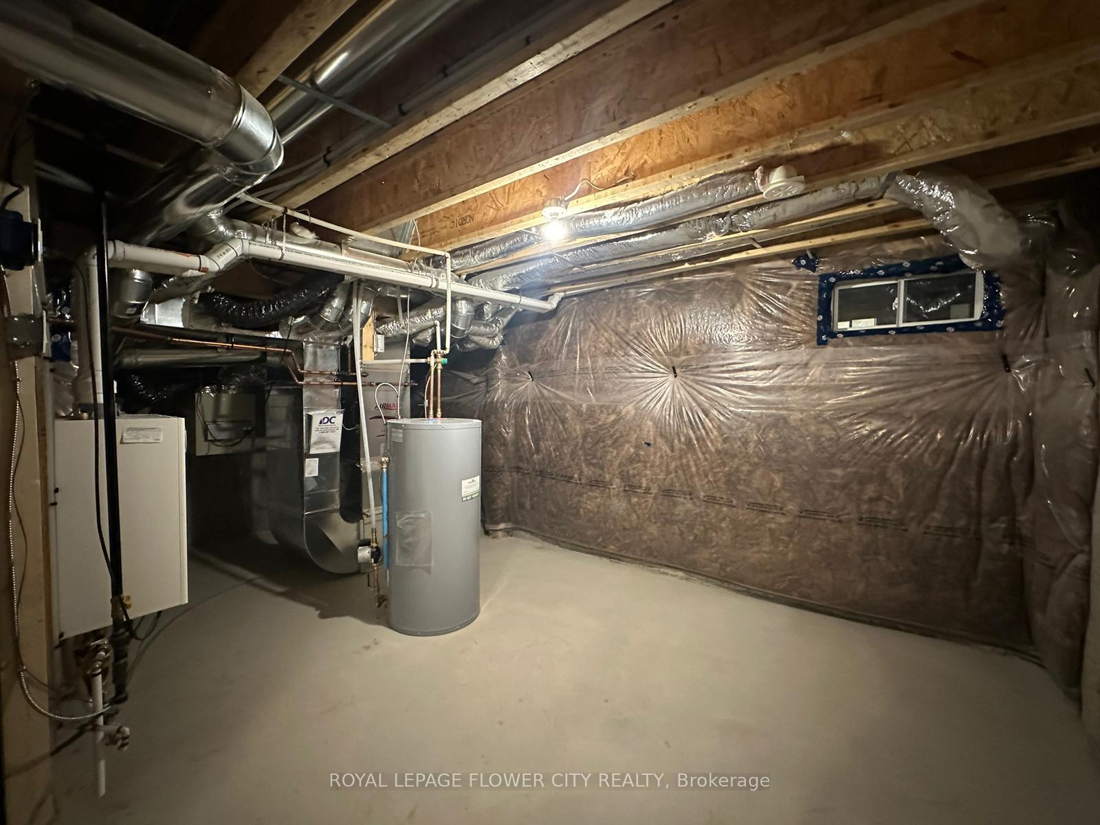 Photo 17 of 14 Calloway Drive, Whitby, Downtown Whitby — HOMEH