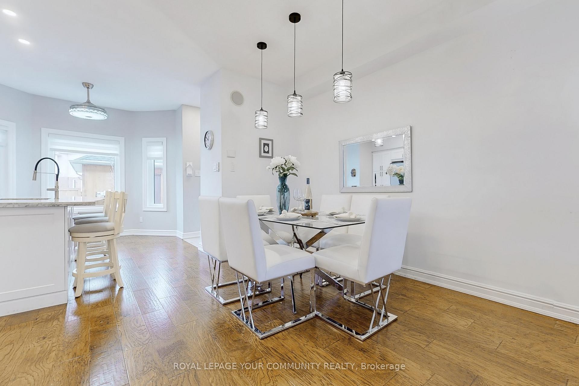 Photo 6 of 11 Luxton Avenue, Aurora, Bayview Wellington — HOMEH