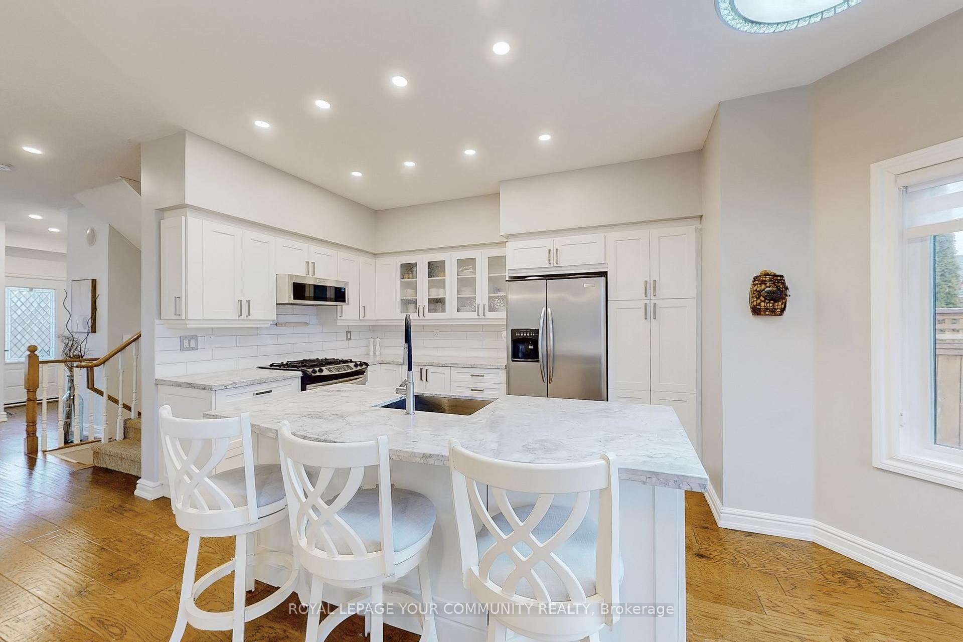 Photo 10 of 11 Luxton Avenue, Aurora, Bayview Wellington — HOMEH