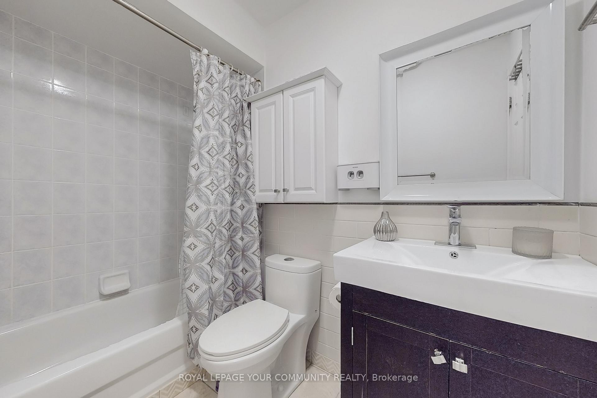 Photo 23 of 11 Luxton Avenue, Aurora, Bayview Wellington — HOMEH