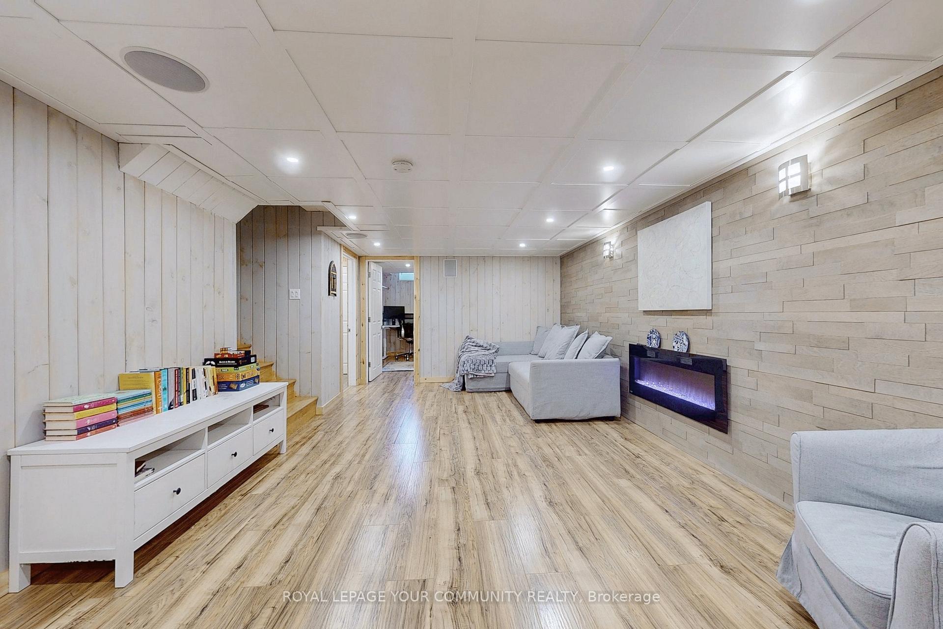 Photo 32 of 11 Luxton Avenue, Aurora, Bayview Wellington — HOMEH