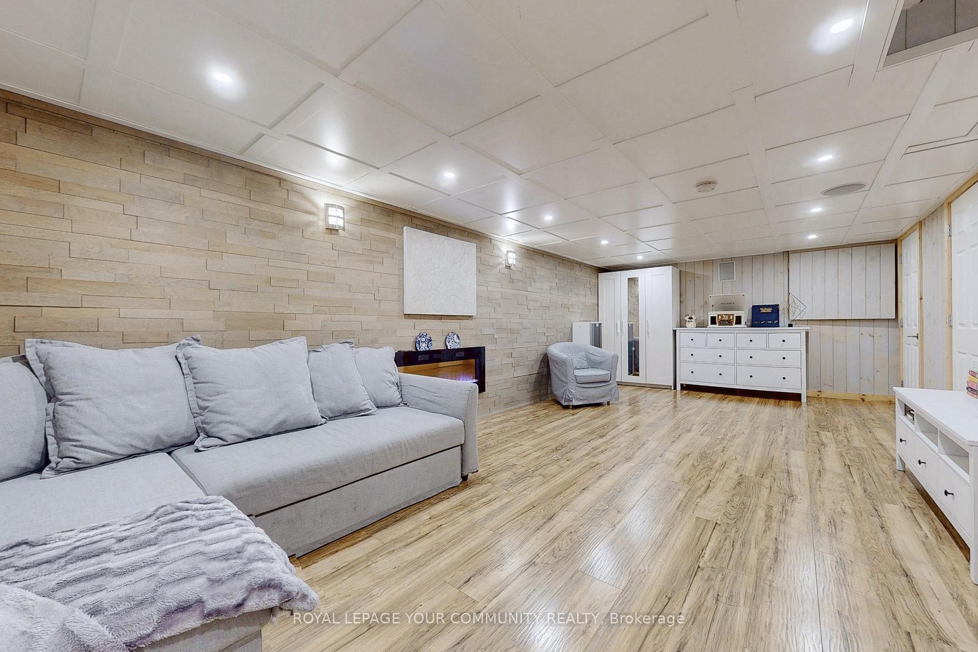 Photo 30 of 11 Luxton Avenue, Aurora, Bayview Wellington — HOMEH