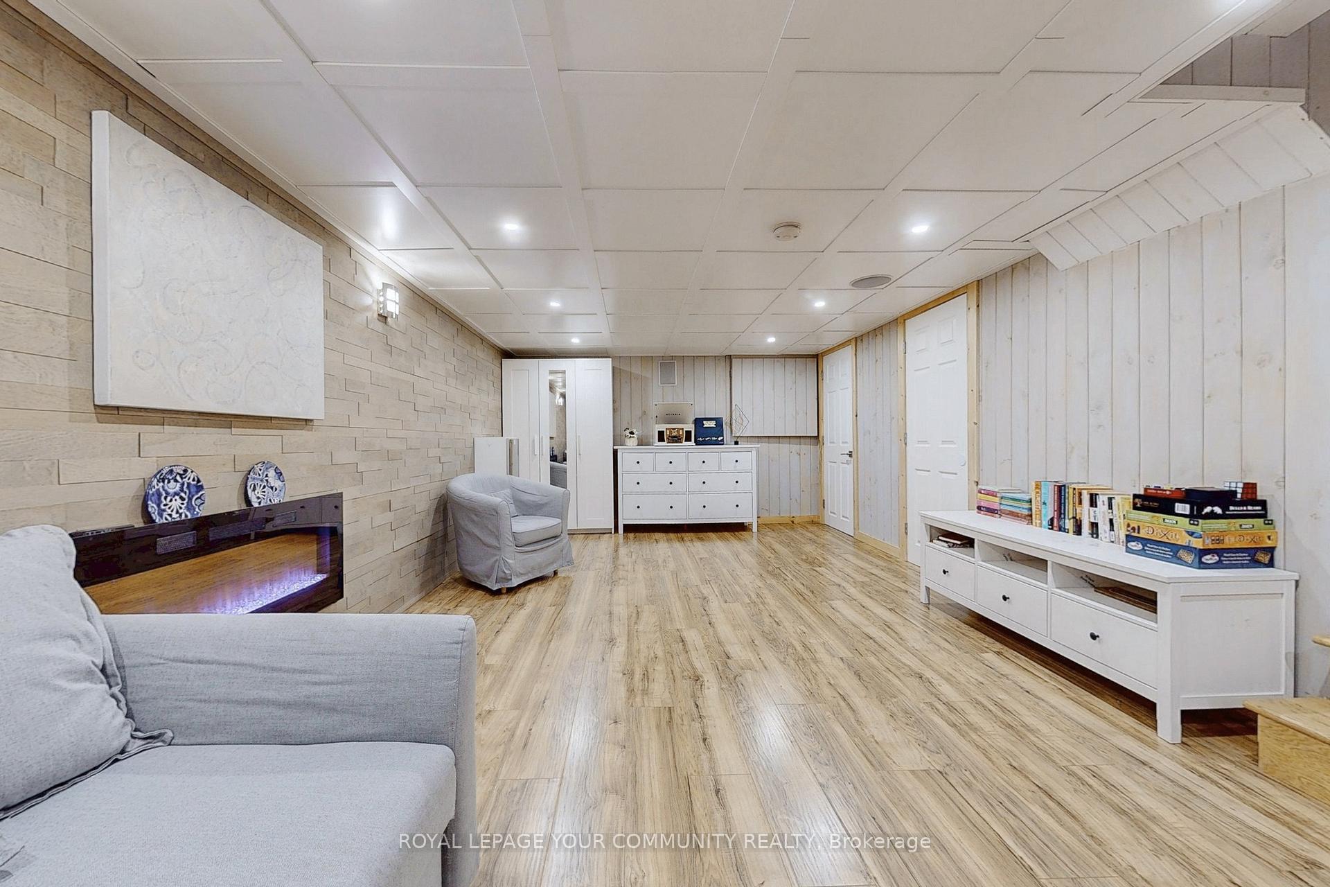Photo 27 of 11 Luxton Avenue, Aurora, Bayview Wellington — HOMEH