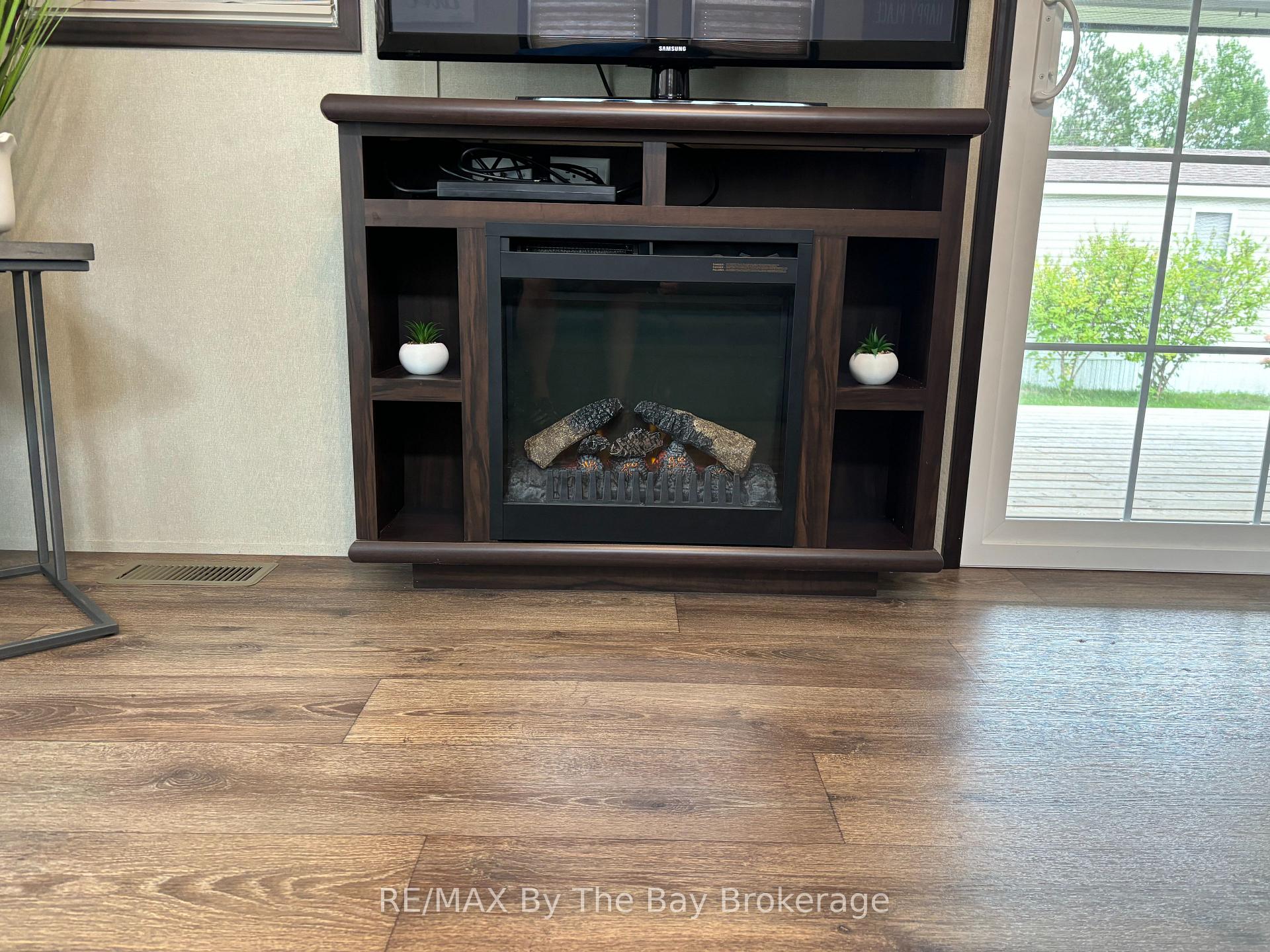 Photo 27 of 15 Chippewa Trail, Wasaga Beach — HOMEH
