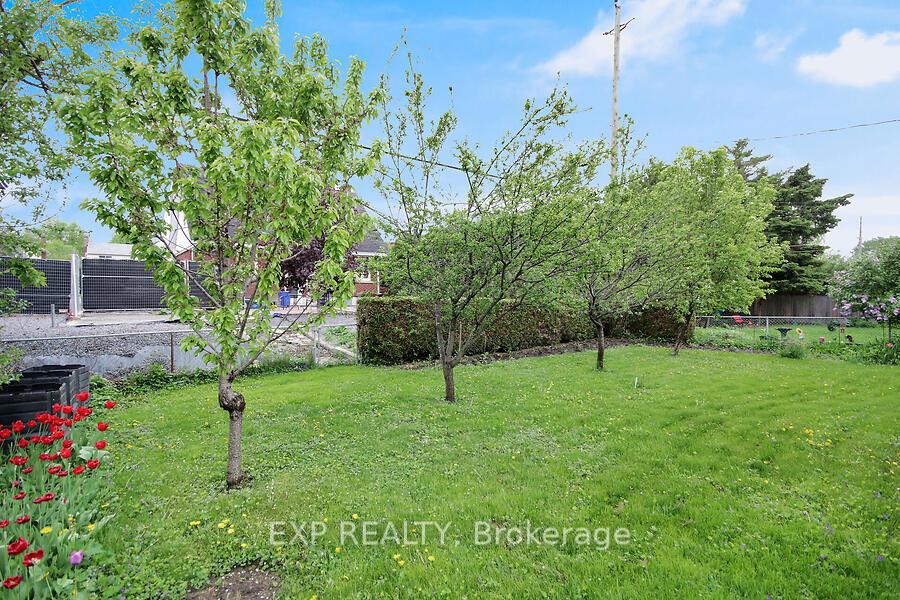 Photo 3 of 819 hamlet Road, Ottawa, Elmvale Acres — HOMEH