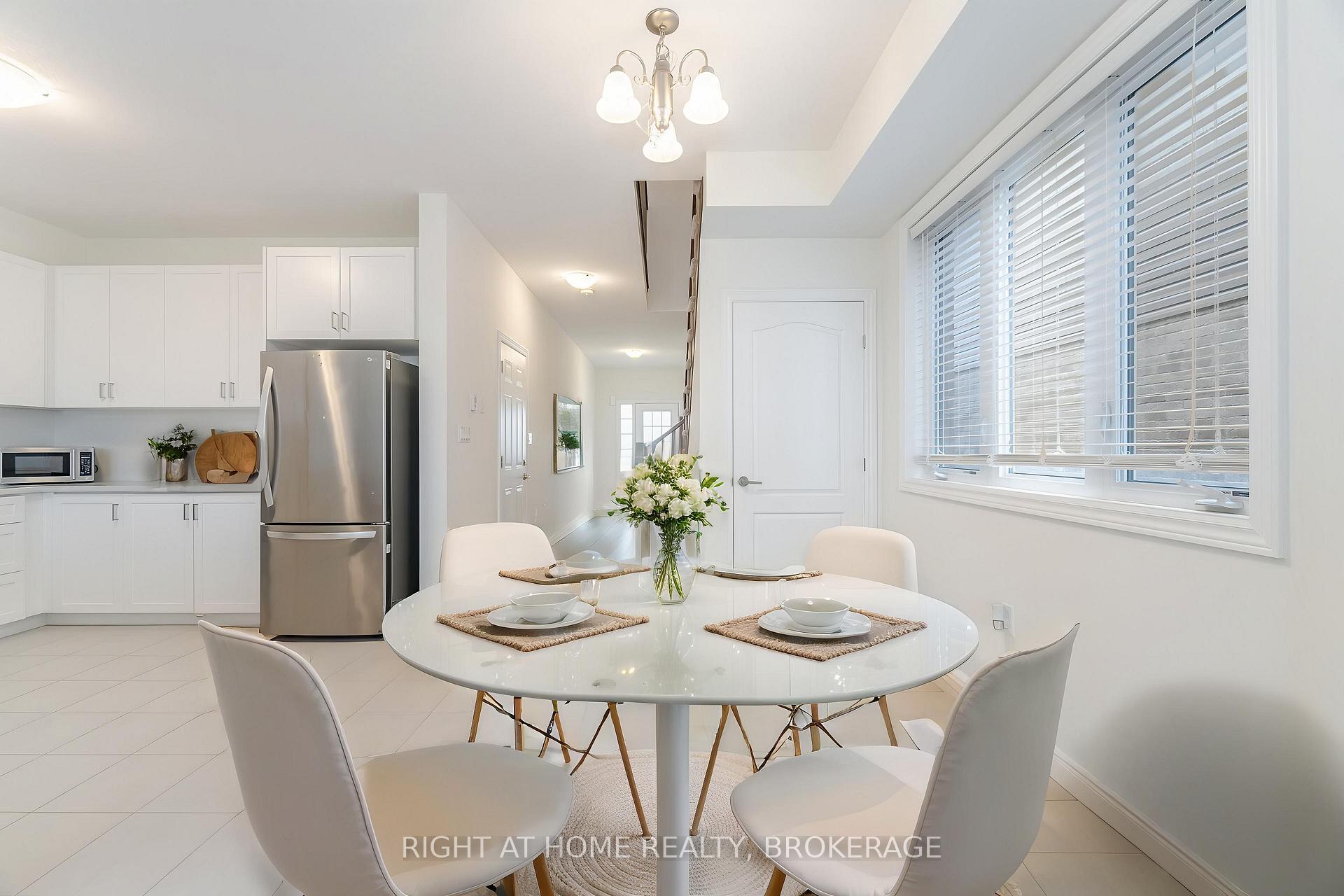 Photo 14 of 30 Zoe Lane, Hamilton, Rural Glanbrook — HOMEH