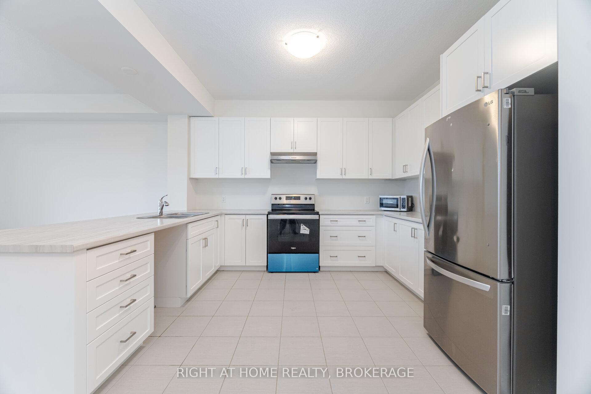Photo 3 of 30 Zoe Lane, Hamilton, Rural Glanbrook — HOMEH