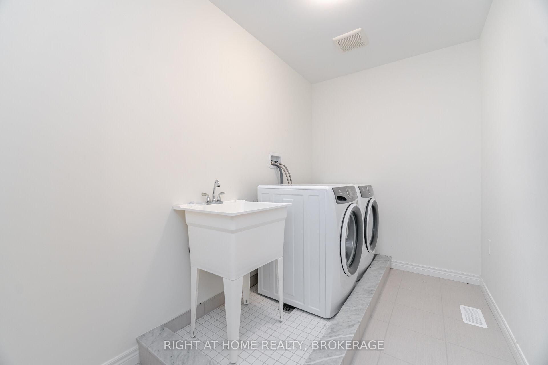 Photo 18 of 30 Zoe Lane, Hamilton, Rural Glanbrook — HOMEH