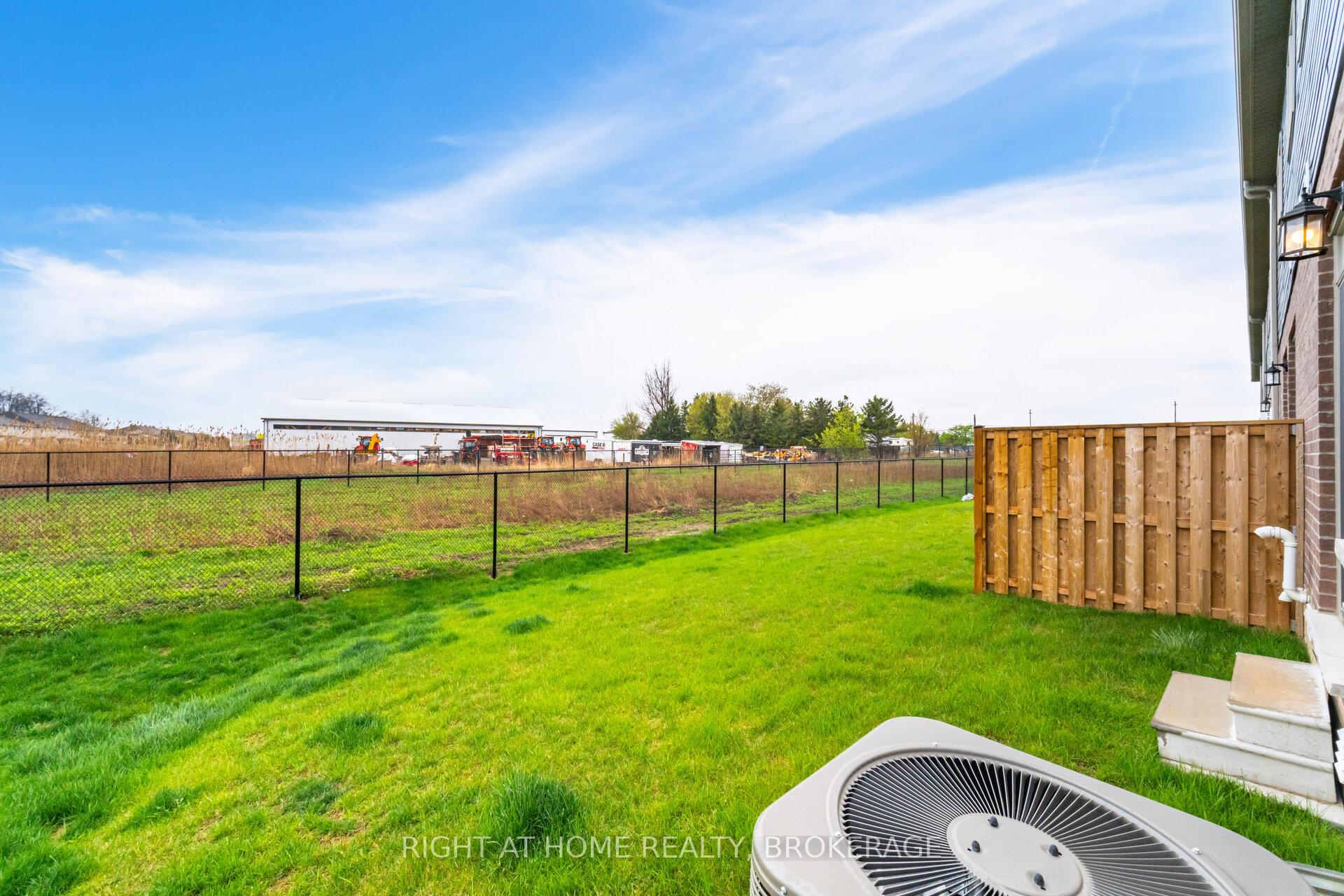 Photo 25 of 30 Zoe Lane, Hamilton, Rural Glanbrook — HOMEH