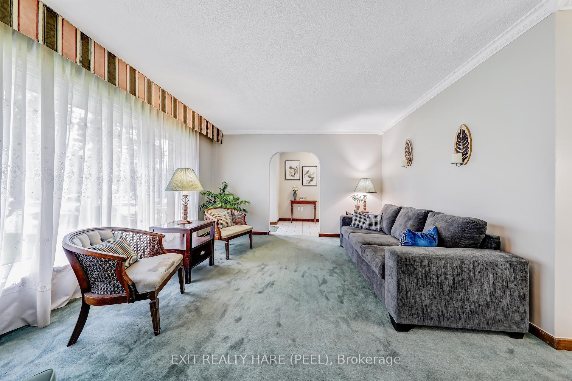 Photo 16 of 25 McLaughlin Road N, Brampton, Brampton West — HOMEH