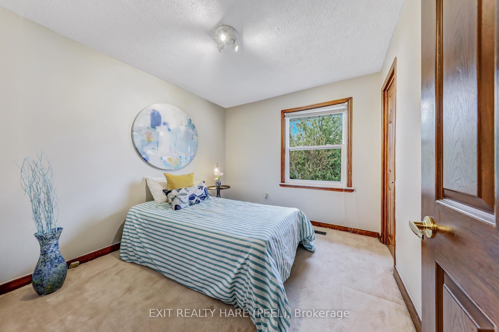 Photo 3 of 25 McLaughlin Road N, Brampton, Brampton West — HOMEH
