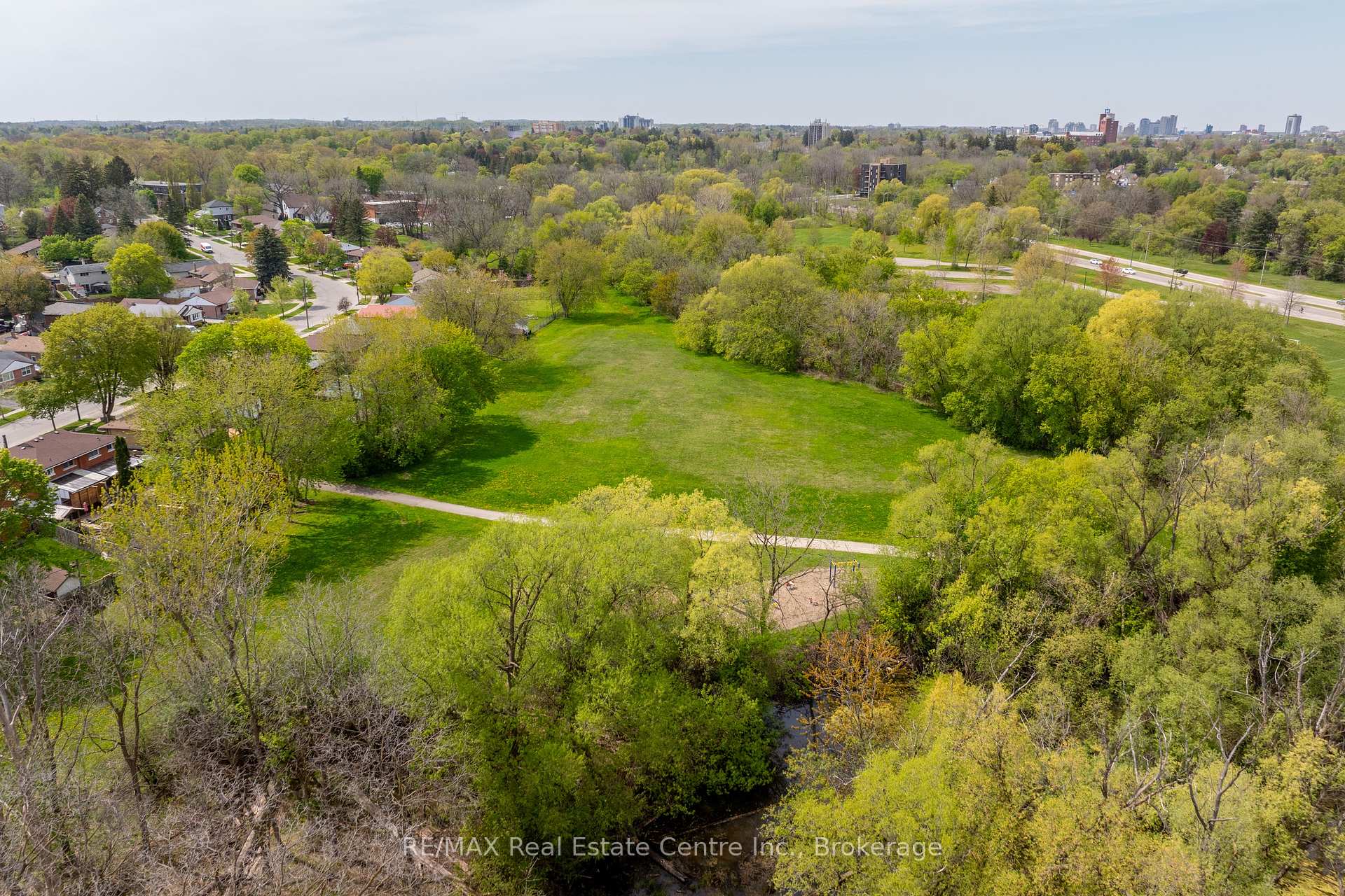 Photo 6 of Unit 307, 30 Avalon Place, Kitchener — HOMEH