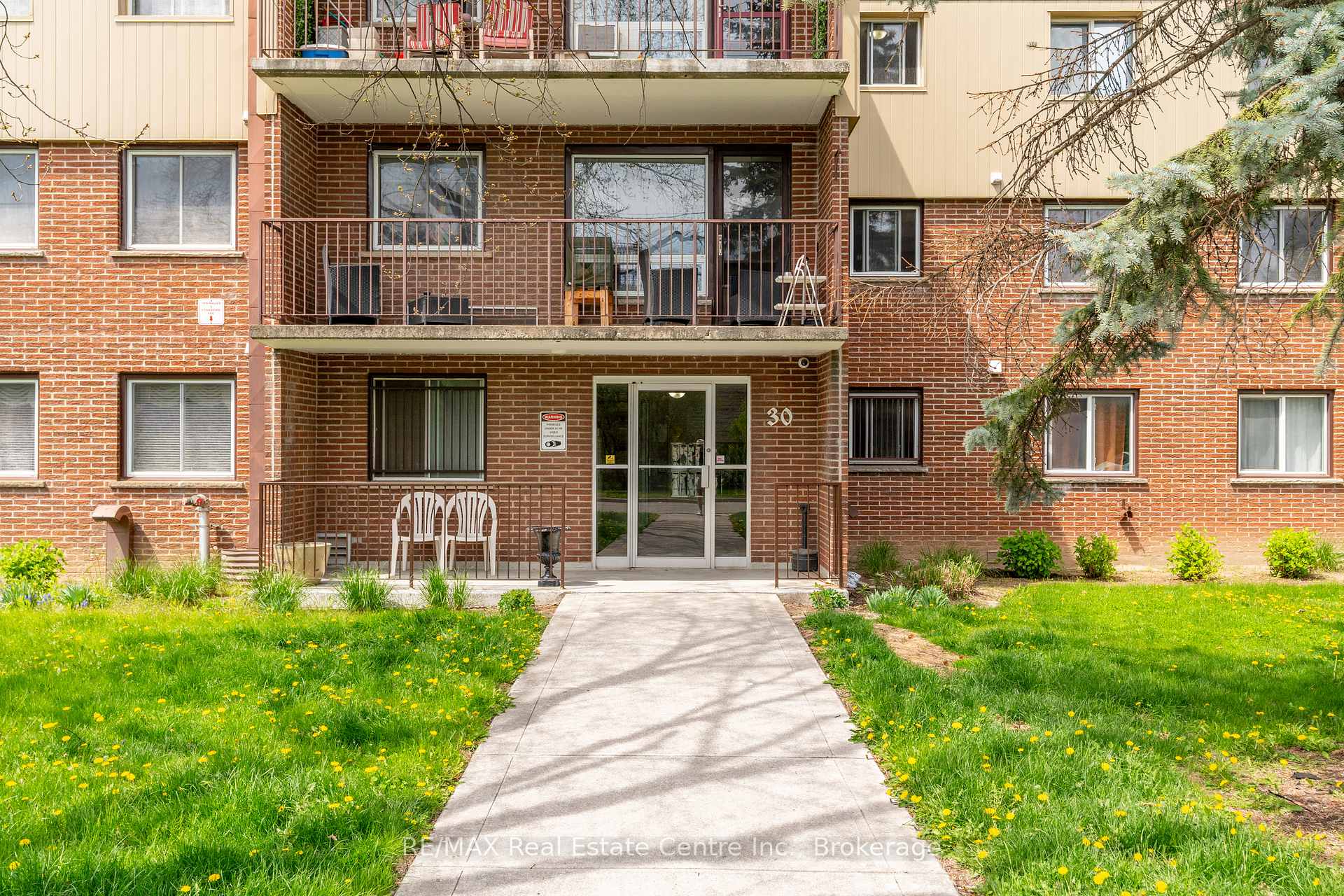 Photo 13 of Unit 307, 30 Avalon Place, Kitchener — HOMEH