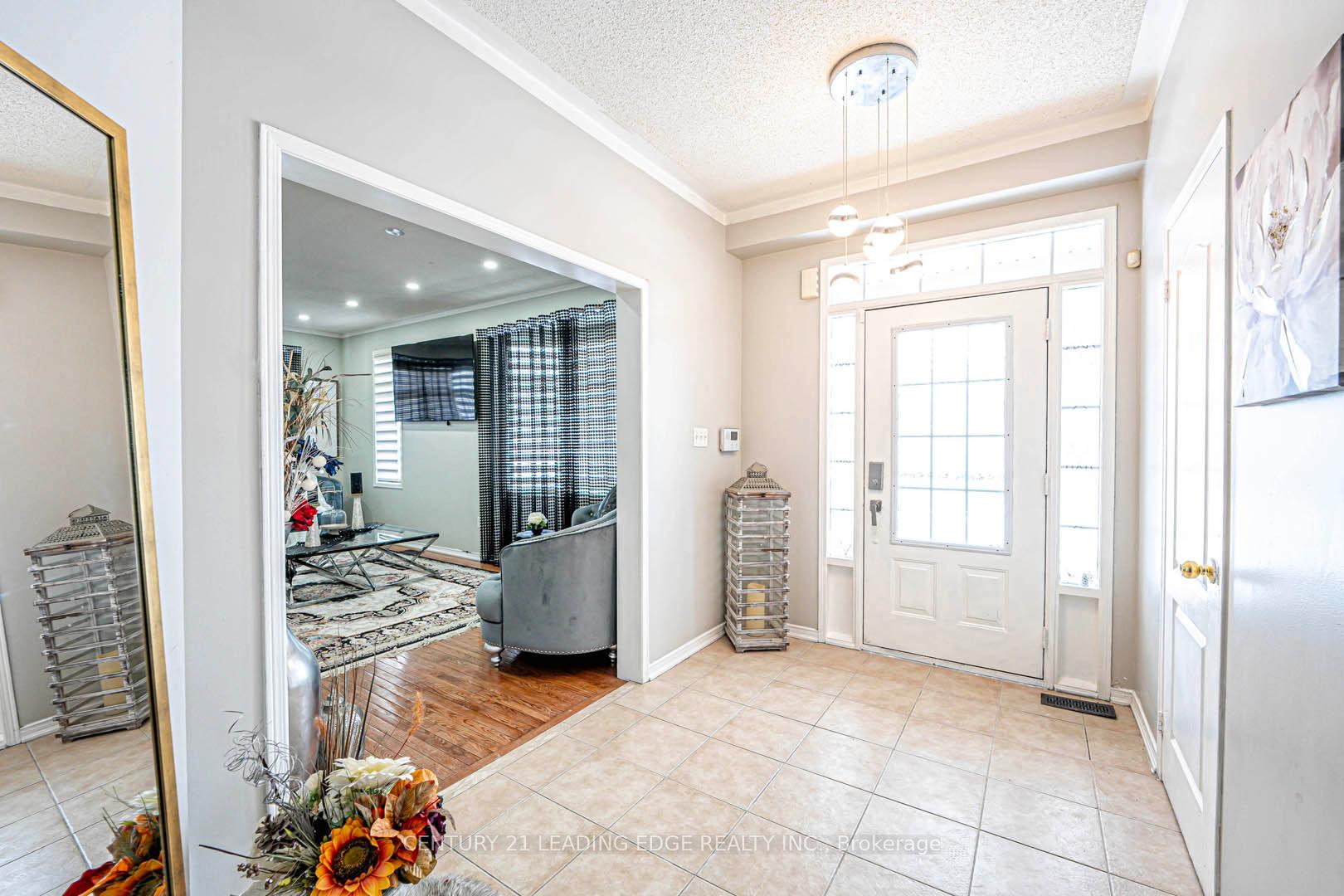 Photo 2 of 145 Woodbine Place, Oshawa, Windfields — HOMEH