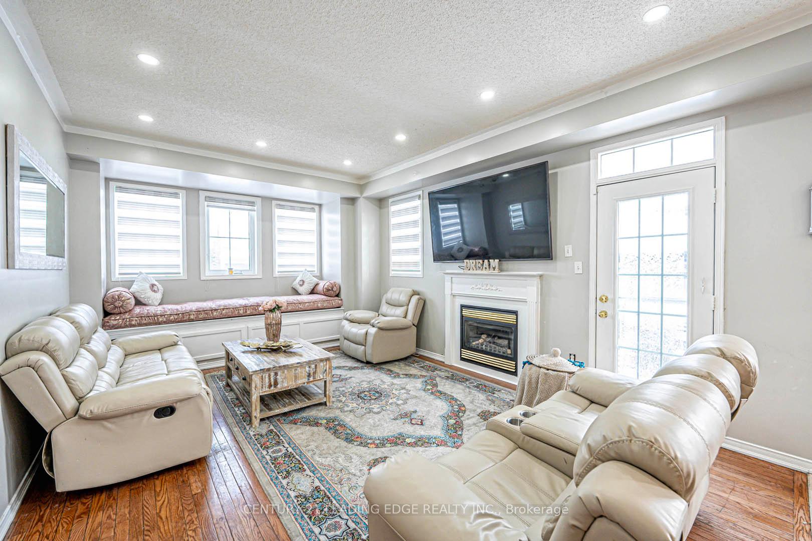 Photo 11 of 145 Woodbine Place, Oshawa, Windfields — HOMEH