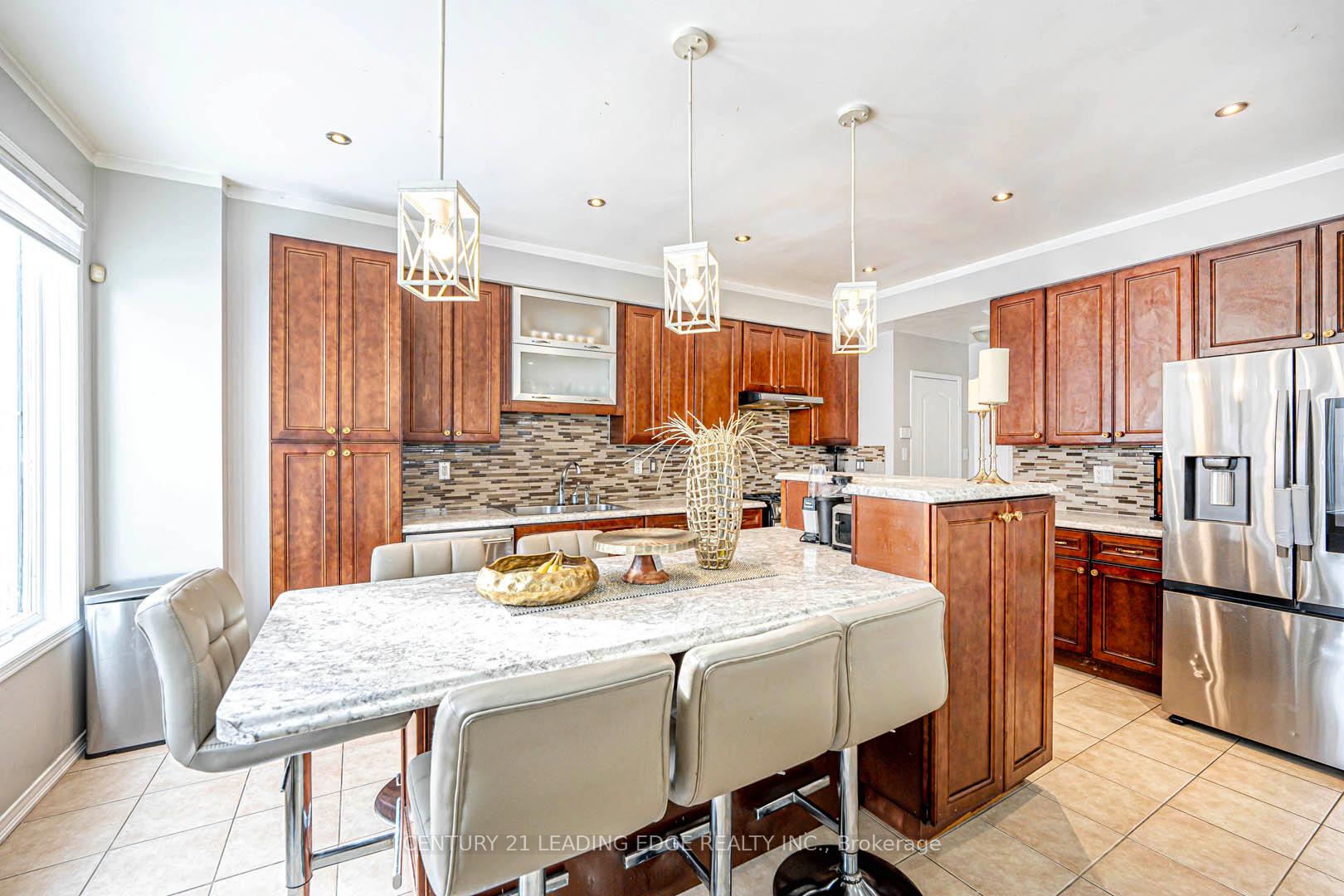 Photo 7 of 145 Woodbine Place, Oshawa, Windfields — HOMEH