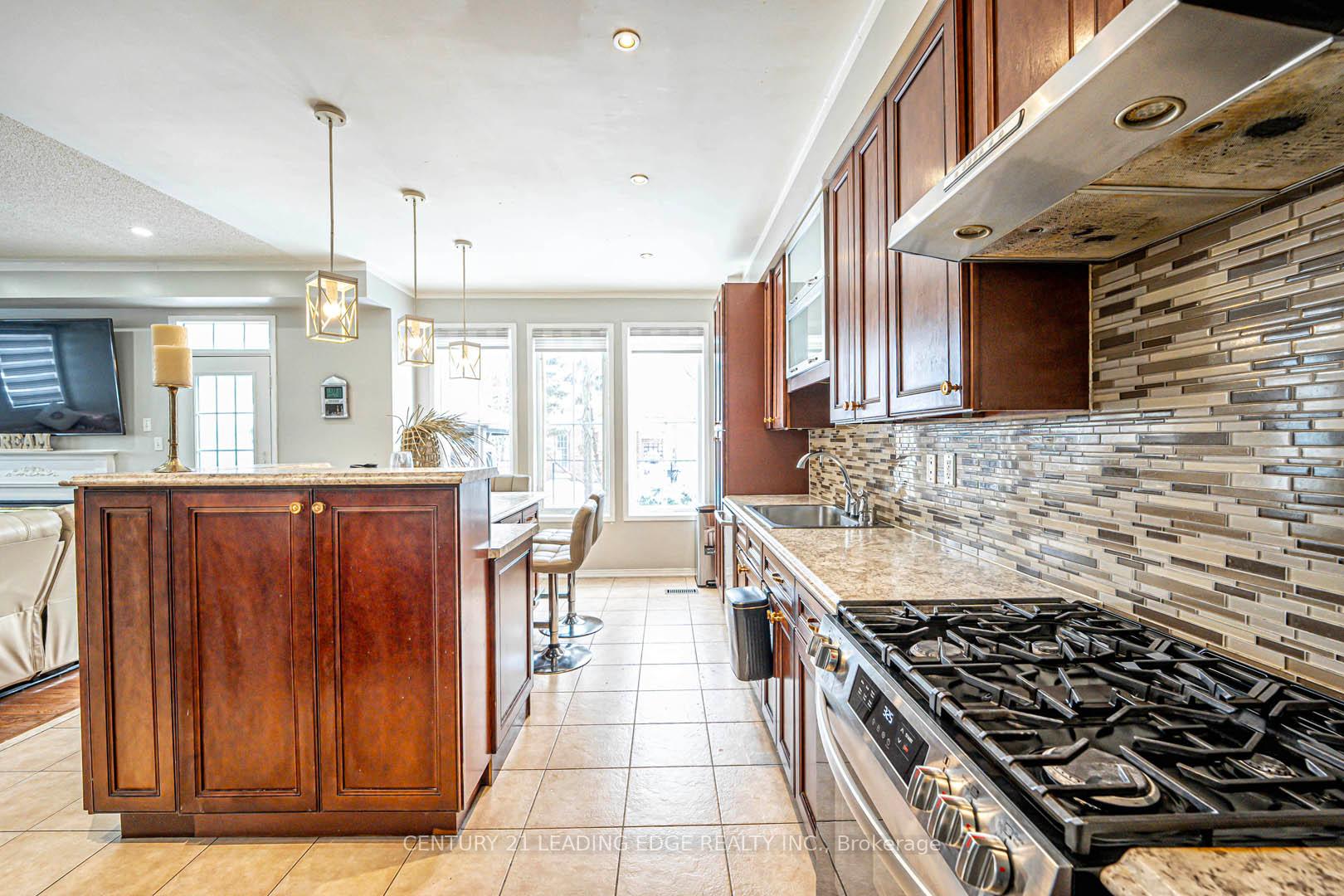 Photo 36 of 145 Woodbine Place, Oshawa, Windfields — HOMEH