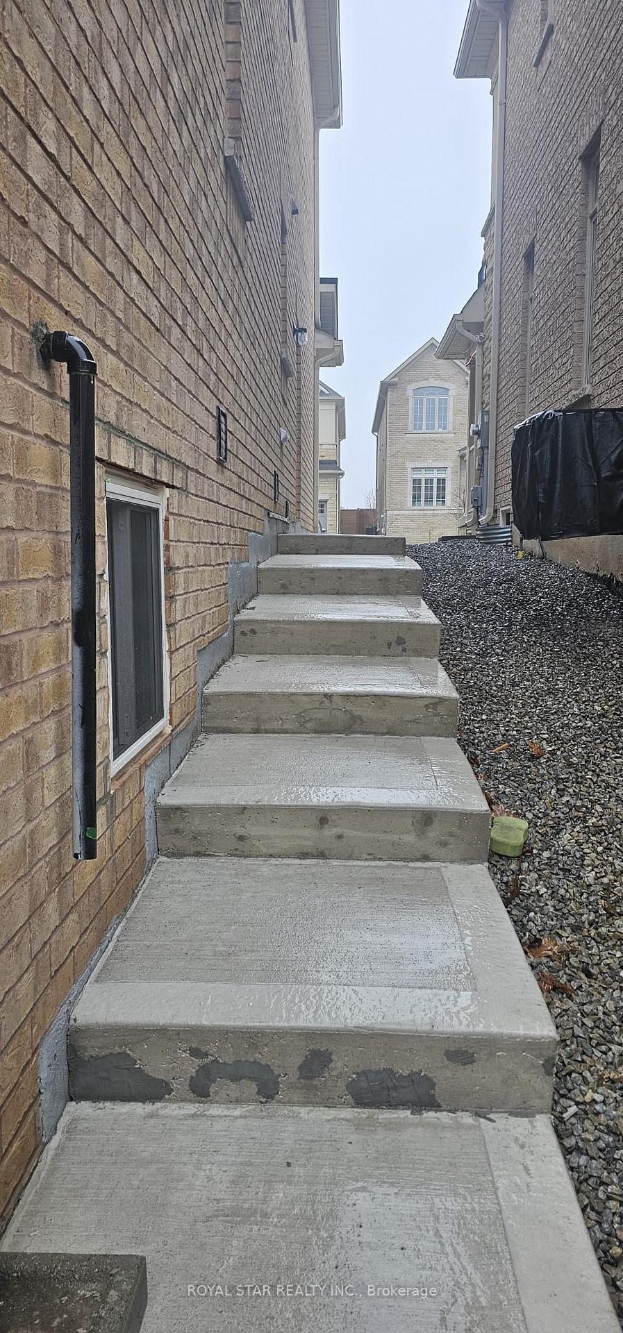Photo 7 of Unit Basement, 31 Avanti Crescent, Hamilton, Waterdown — HOMEH