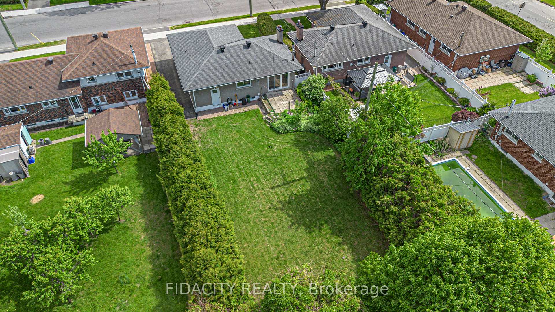 Photo 5 of 2147 Iris Street, Ottawa, Bel Air Park — HOMEH