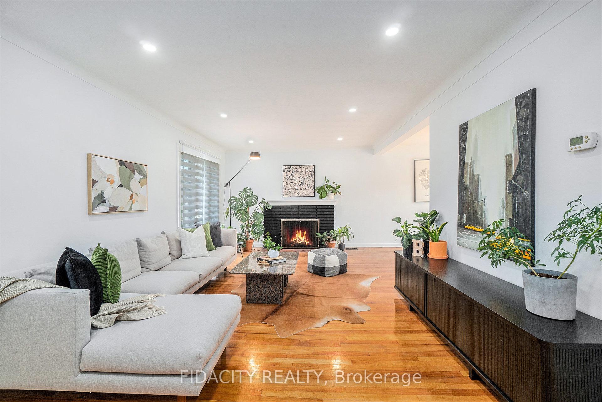 Photo 2 of 2147 Iris Street, Ottawa, Bel Air Park — HOMEH