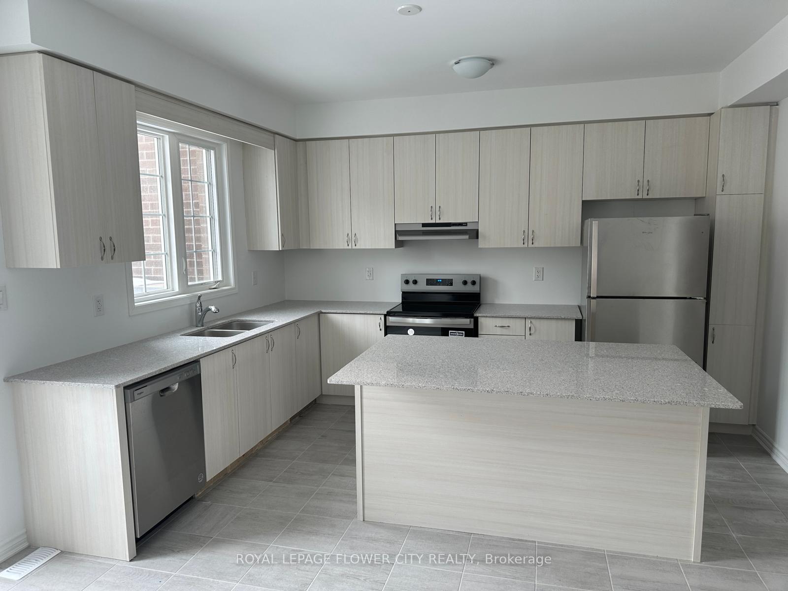 Photo 2 of 28 Bellasera Way, Caledon, Rural Caledon — HOMEH