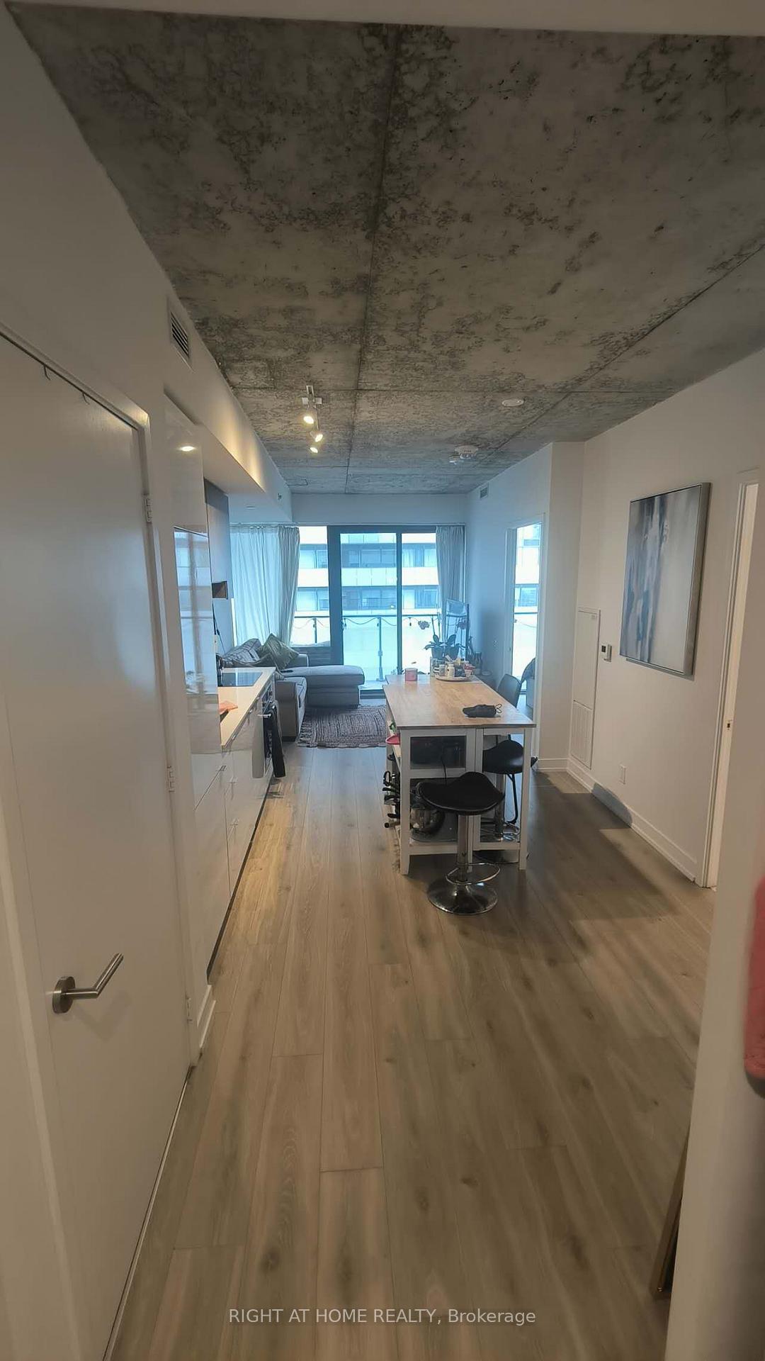 Photo 2 of Unit 3207, 161 Roehampton Avenue, Toronto, Mount Pleasant West — HOMEH